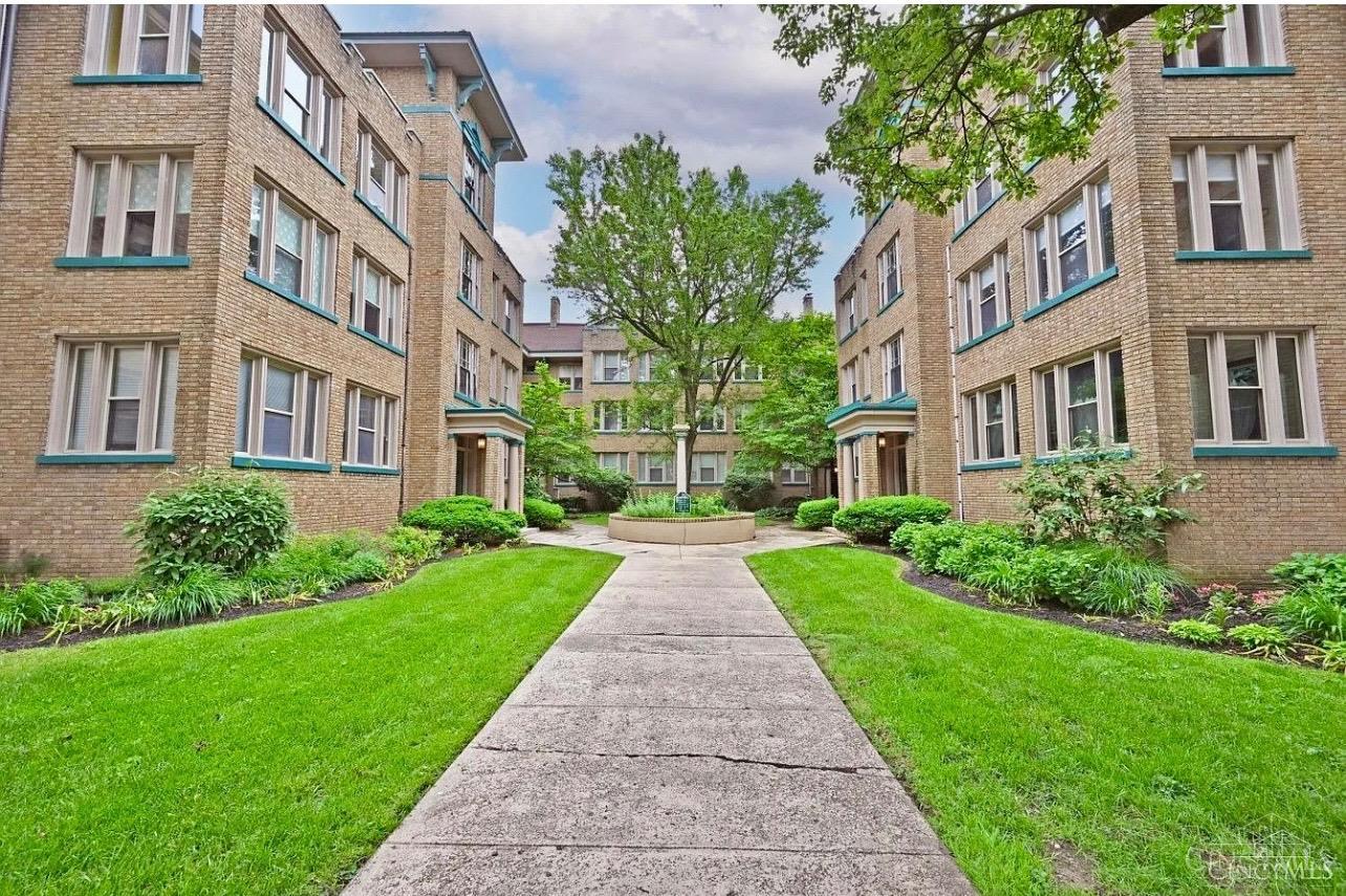 3896 Reading Road, Unit Q Cincinnati, OH 45229 - Photo 3 of 20