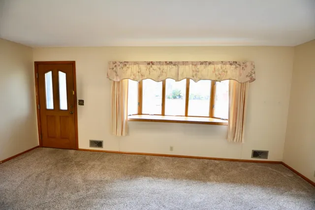 $299,000 | 449 Birmingham Street, St. Paul, MN 55106