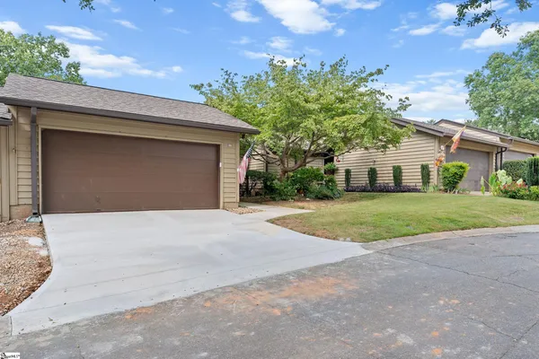 $285,000 | 325 Skylark Circle, Greer, SC 29650