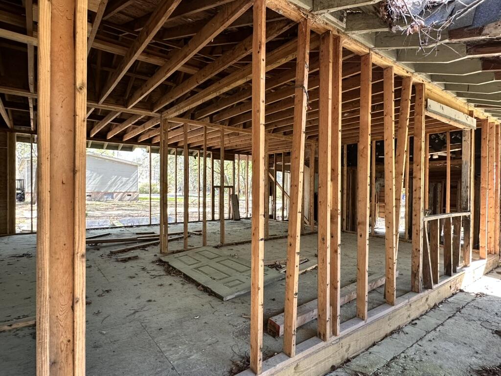 780 East Cain Street Summerville, SC 29485 - Photo 7 of 9 4CEC2274-C5C5-4540-AB0C-5FF270A278FA_1_1