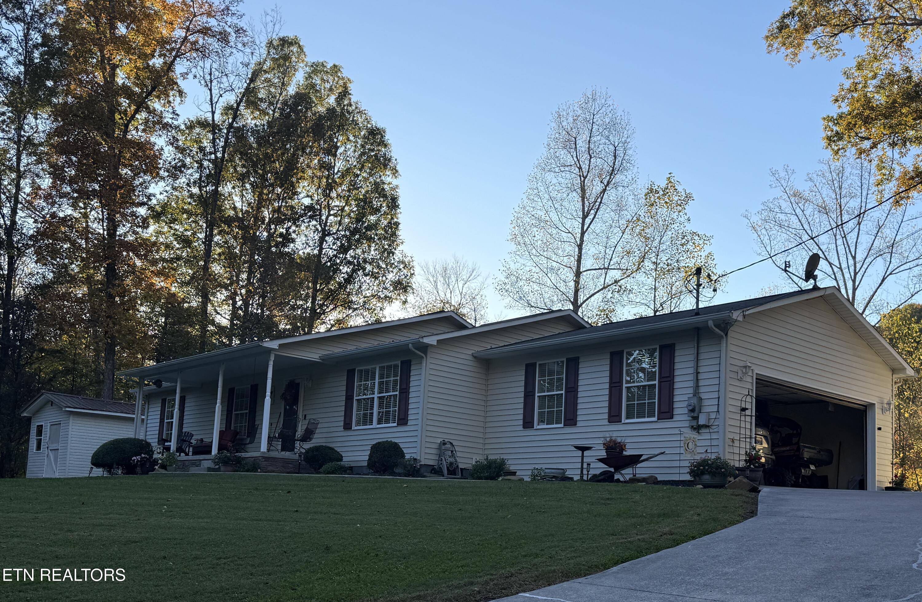 139 Butterfly Lane Heiskell, TN 37754 - Photo 2 of 36 IMG_7851 2