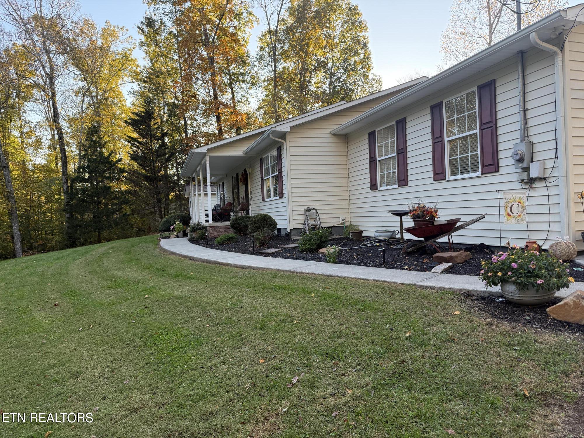139 Butterfly Lane Heiskell, TN 37754 - Photo 8 of 36 IMG_7856 2