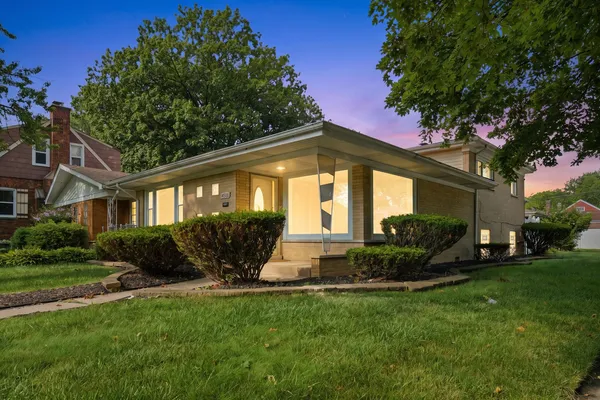 $250,000 | 14500 South Wabash Avenue, Riverdale, IL 60827