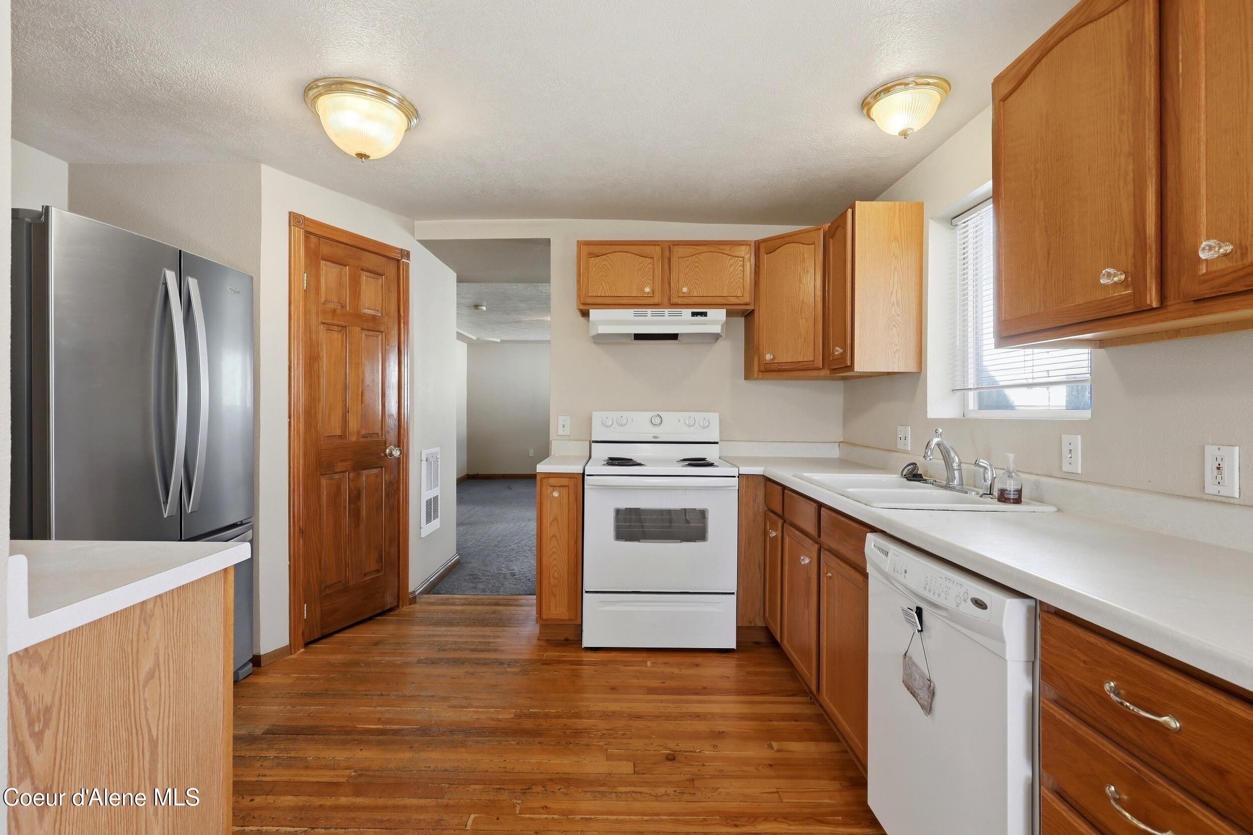 7666 Lewis Street Rathdrum, ID 83858 - Photo 3 of 58 img_1332