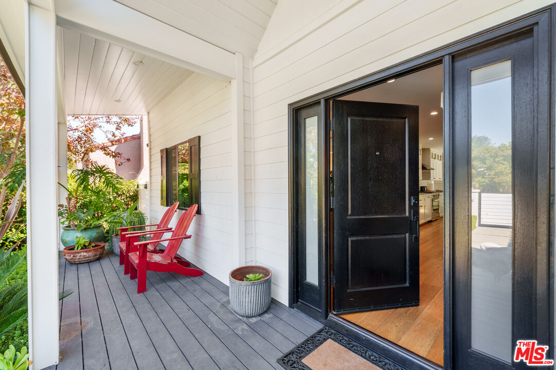 11202 Kling Street North Hollywood, CA 91602 - Photo 3 of 18 a outdoor space with furniture