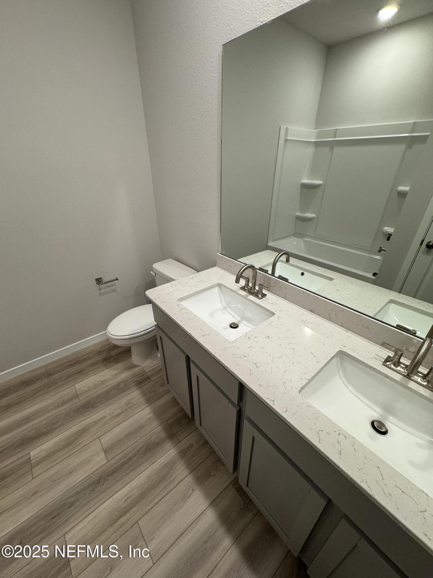 1733 St Paul Avenue Jacksonville, FL 32207 - Photo 7 of 19 OCP 17 - Guest Bath 2