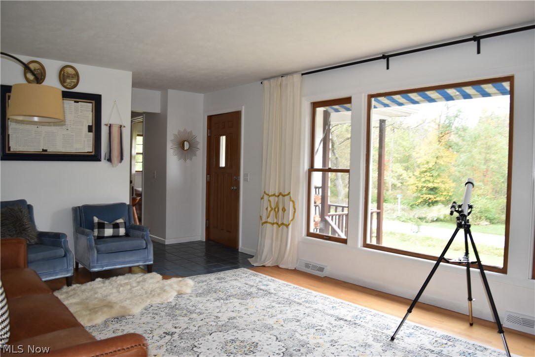 11460 Lakeview Road Chardon, OH 44024 - Photo 9 of 35 Gallery Image 9