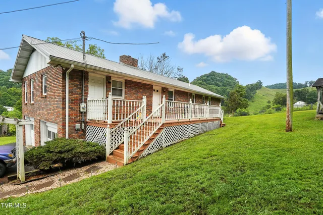 $255,000 | 3118 Ervintown Road, Castlewood, VA 24224
