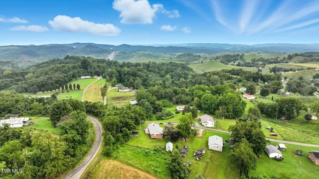 $255,000 | 3118 Ervintown Road, Castlewood, VA 24224