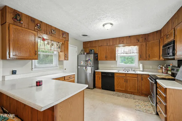 $255,000 | 3118 Ervintown Road, Castlewood, VA 24224