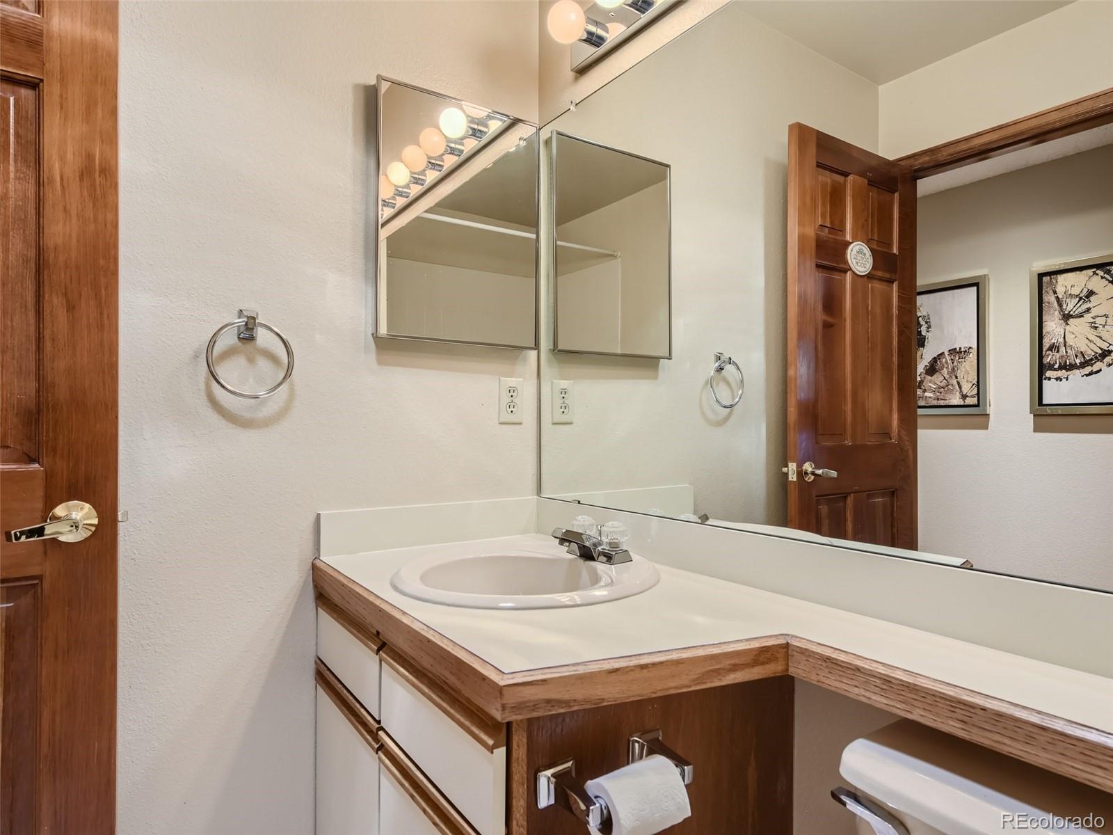 21 Sutherland Court Highlands Ranch, CO 80130 - Photo 21 of 40 Gallery Image 21