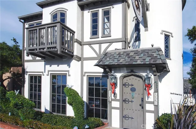 $4,995 | 1156 Glenneyre Street, Laguna Beach, CA 92651