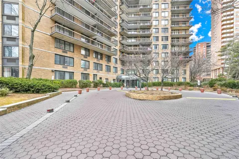 $629,000 | 138-35 Elder Avenue, Unit PH F | Flushing