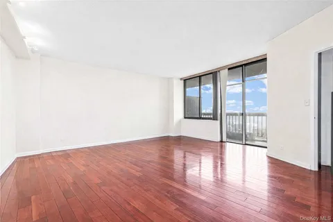 $629,000 | 138-35 Elder Avenue, Unit PH F | Flushing