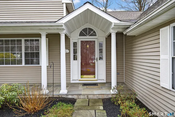 $590,000 | 19 Pequot Court, Unit 19, Monroe, CT 06468