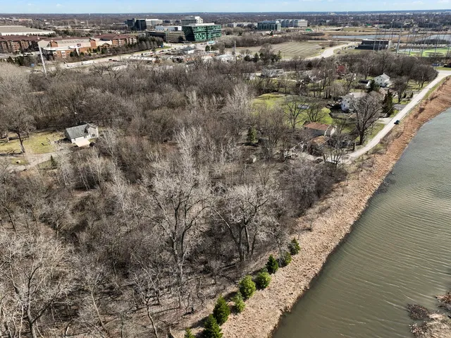 $112,500 | 4-s069 Barclay Drive, Naperville, IL 60563