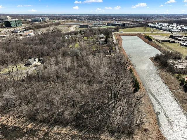 $112,500 | 4-s069 Barclay Drive, Naperville, IL 60563