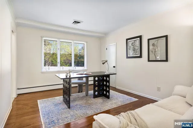 $975,000 | 16 Crossbrook Place, Livingston, NJ 07039