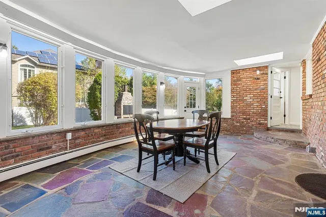 $975,000 | 16 Crossbrook Place, Livingston, NJ 07039