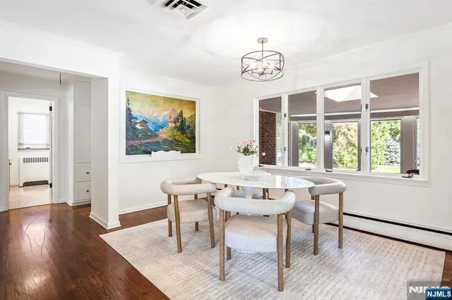 $975,000 | 16 Crossbrook Place, Livingston, NJ 07039