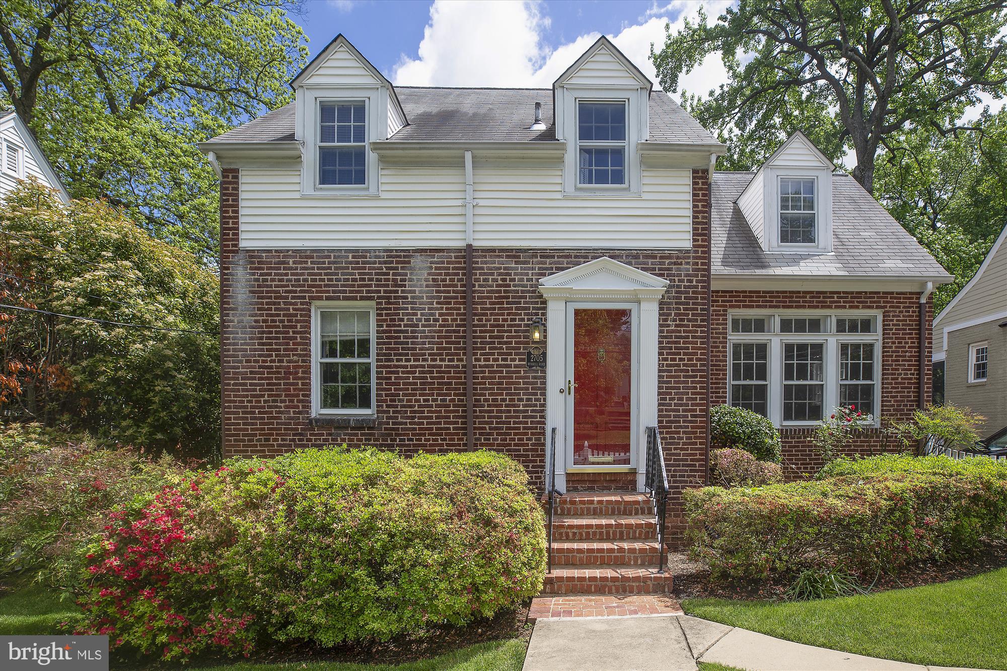 2705 Russell Road Alexandria, VA 22305 - Photo 2 of 45