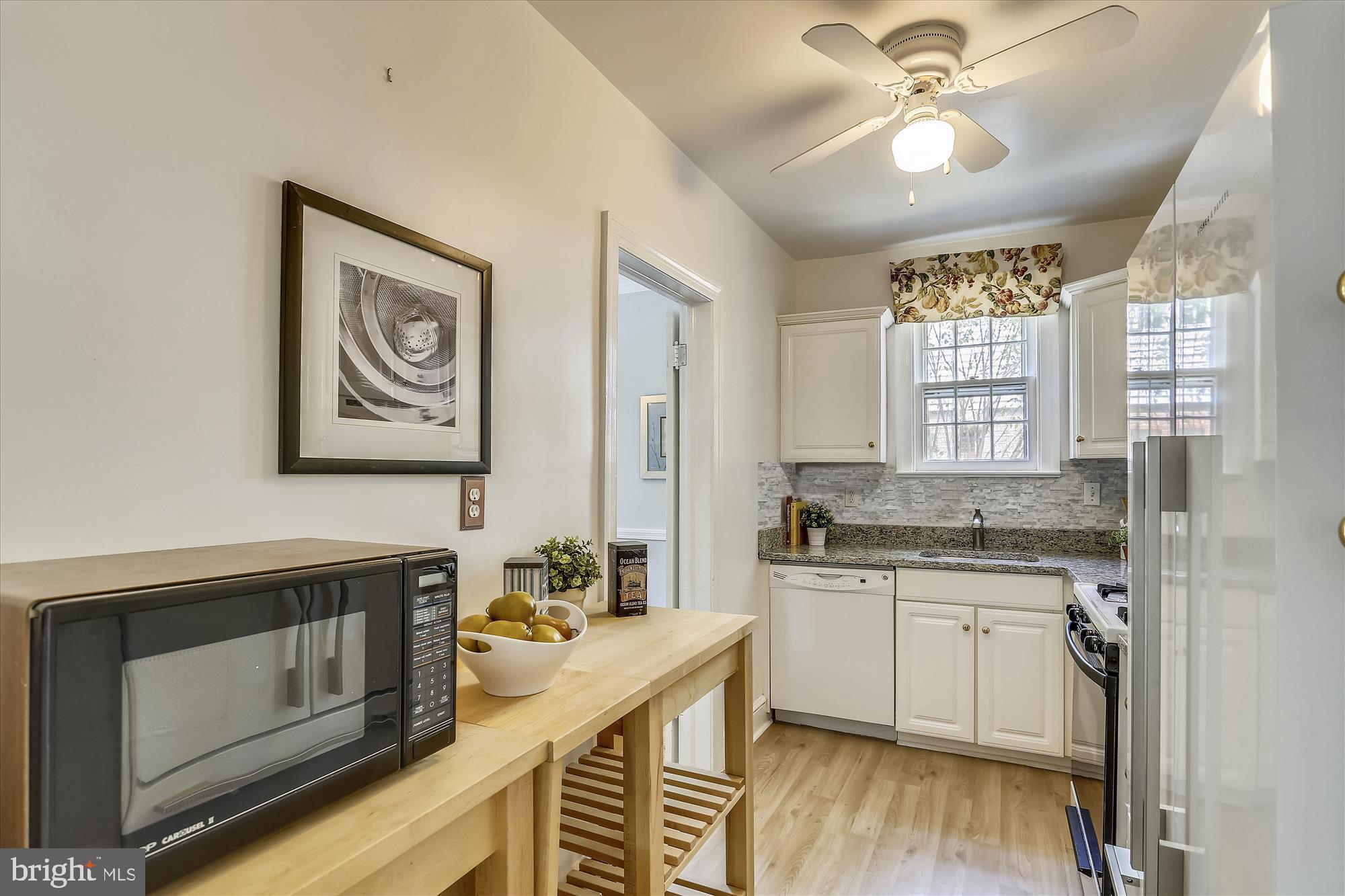 2705 Russell Road Alexandria, VA 22305 - Photo 11 of 45 Kitchen