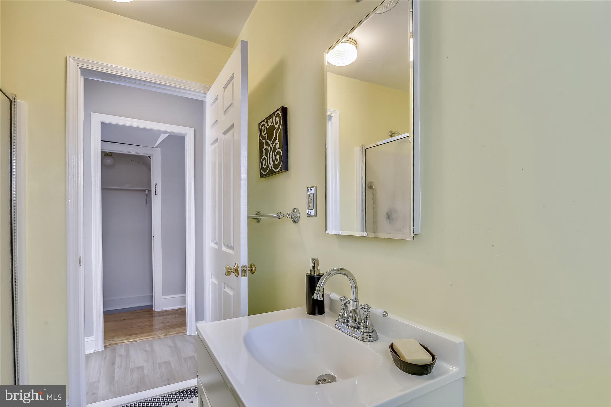 2705 Russell Road Alexandria, VA 22305 - Photo 17 of 45 Main Level Bath