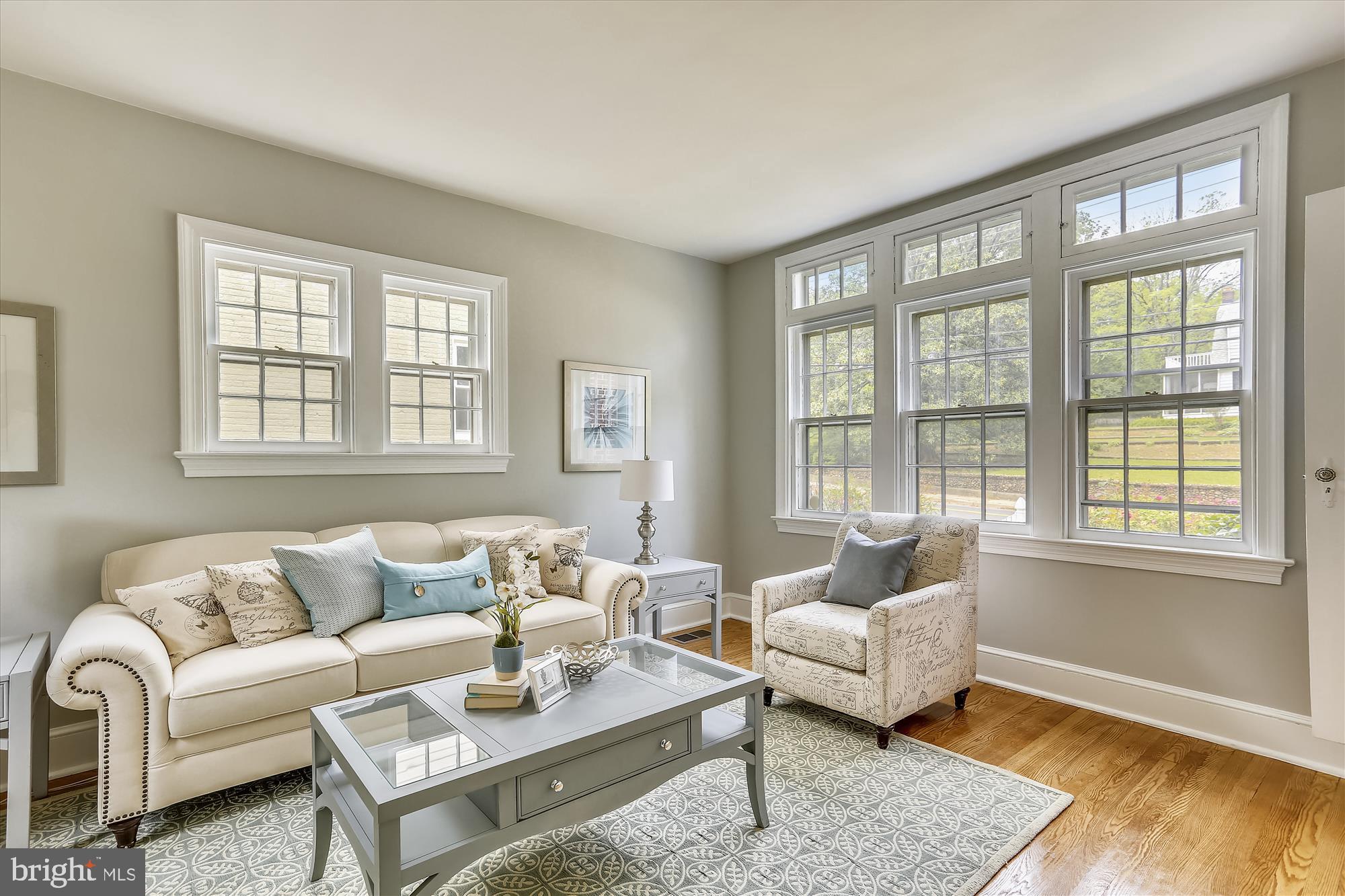 2705 Russell Road Alexandria, VA 22305 - Photo 6 of 45 Sunlit living room