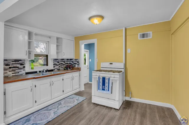 $175,000 | 731 Southwest Lincoln Street, Topeka, KS 66606