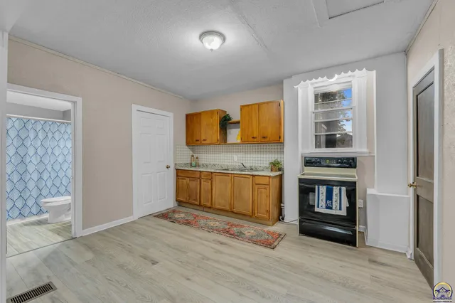 $175,000 | 731 Southwest Lincoln Street, Topeka, KS 66606