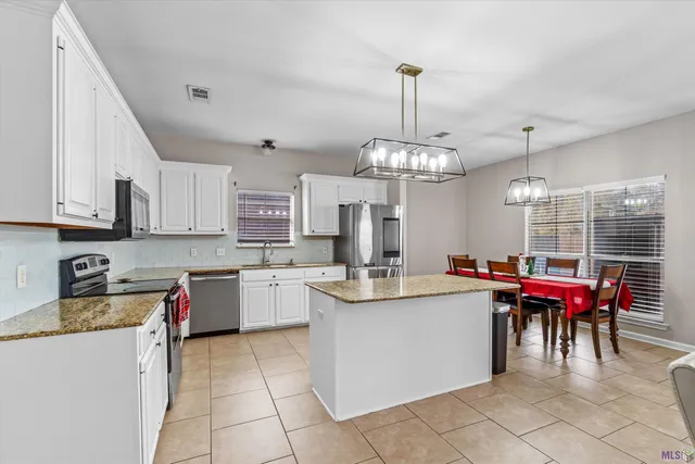 $315,000 | 32425 Savannah Trace, Denham Springs, LA 70726