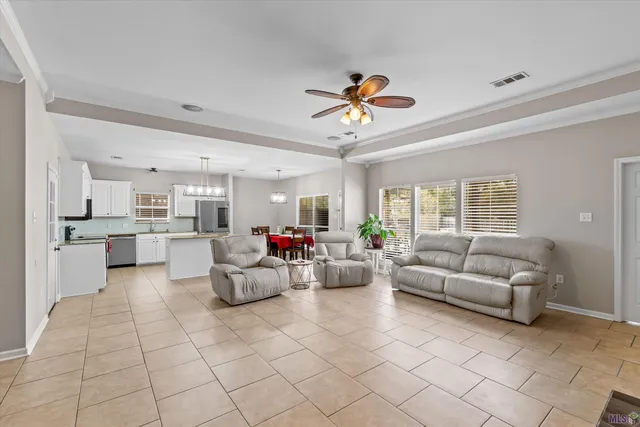 $315,000 | 32425 Savannah Trace, Denham Springs, LA 70726