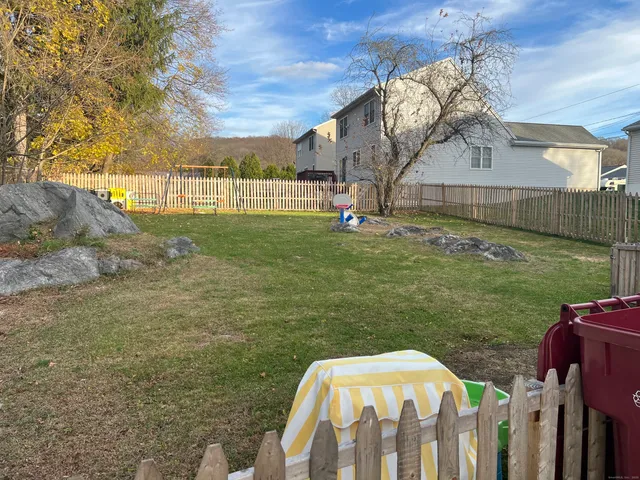 $1,800 | 181 High Street, Unit 2, Naugatuck, CT 06770