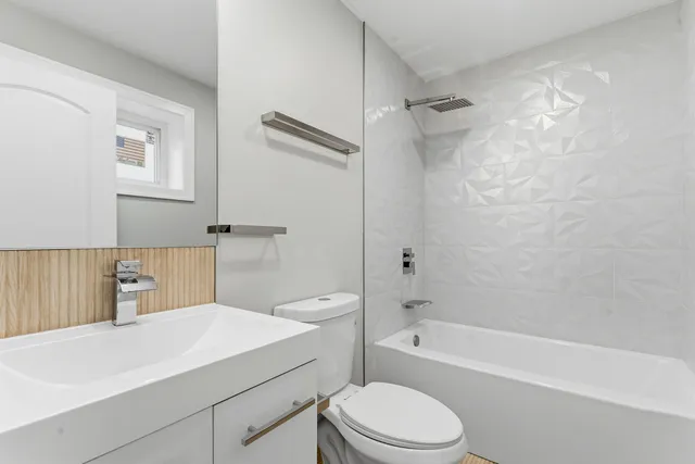 $475,000 | 9410 South Champlain Avenue, Chicago, IL 60619