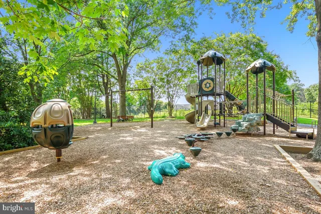 $424,500 | 5902 Mt Eagle Drive, Unit 303, Alexandria, VA 22303