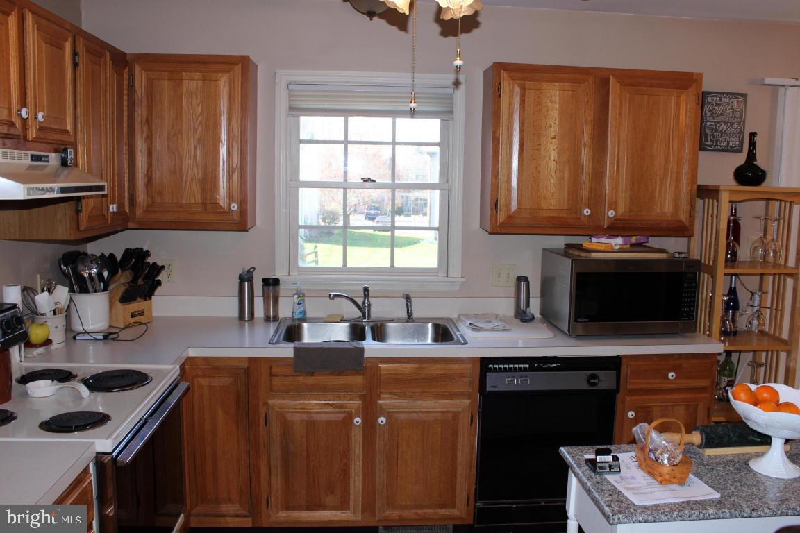 83 Robinhill Drive Lititz, PA 17543 - Photo 8 of 18 Gallery Image 8