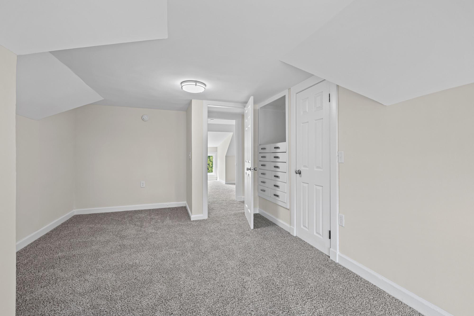 892 R Marshall Avenue St. Paul, MN 55104 - Photo 30 of 53 Gallery Image 30