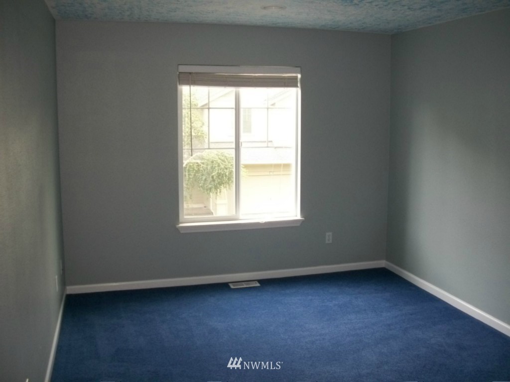 17739 110th Place Southeast Renton, WA 98055 - Photo 11 of 15