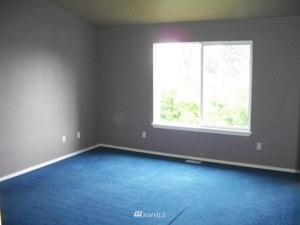17739 110th Place Southeast Renton, WA 98055 - Photo 12 of 15