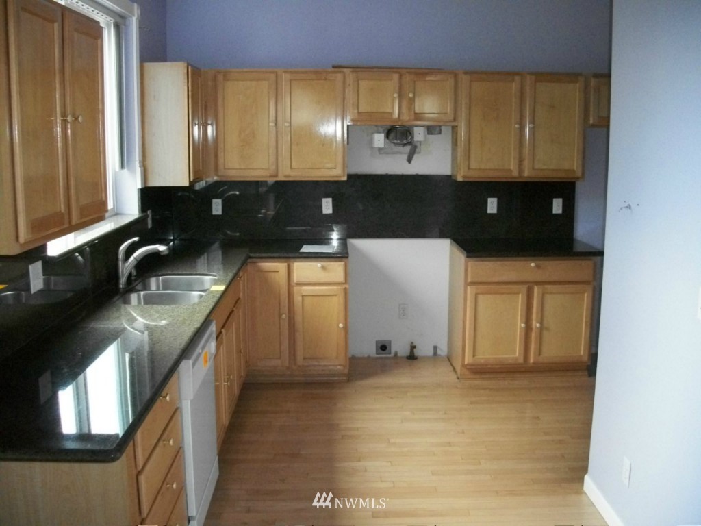 17739 110th Place Southeast Renton, WA 98055 - Photo 7 of 15