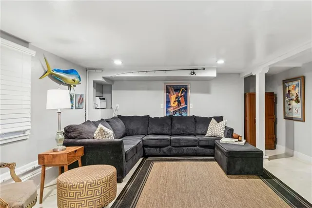 $775,000 | 2705 Octavia Street, New Orleans, LA 70115