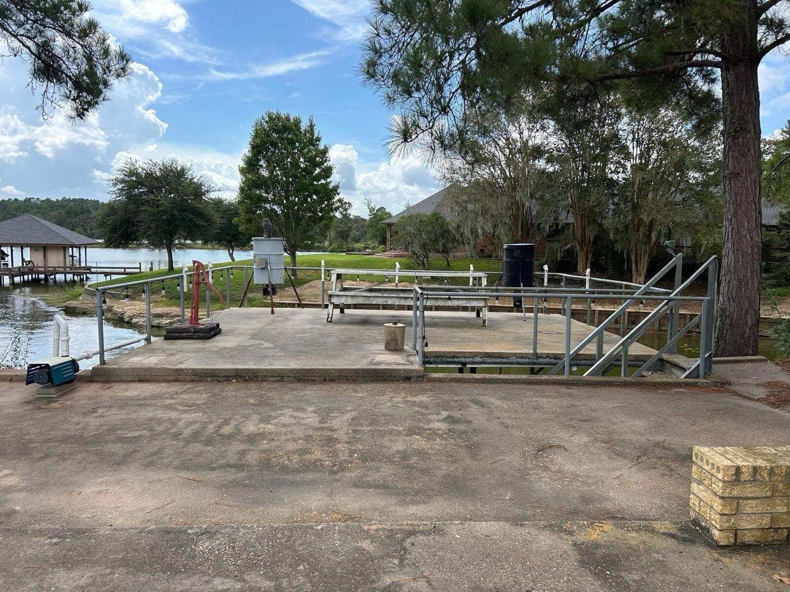 46 Point Loop Huntsville, TX 77320 - Photo 44 of 49 a view of outdoor space with seating