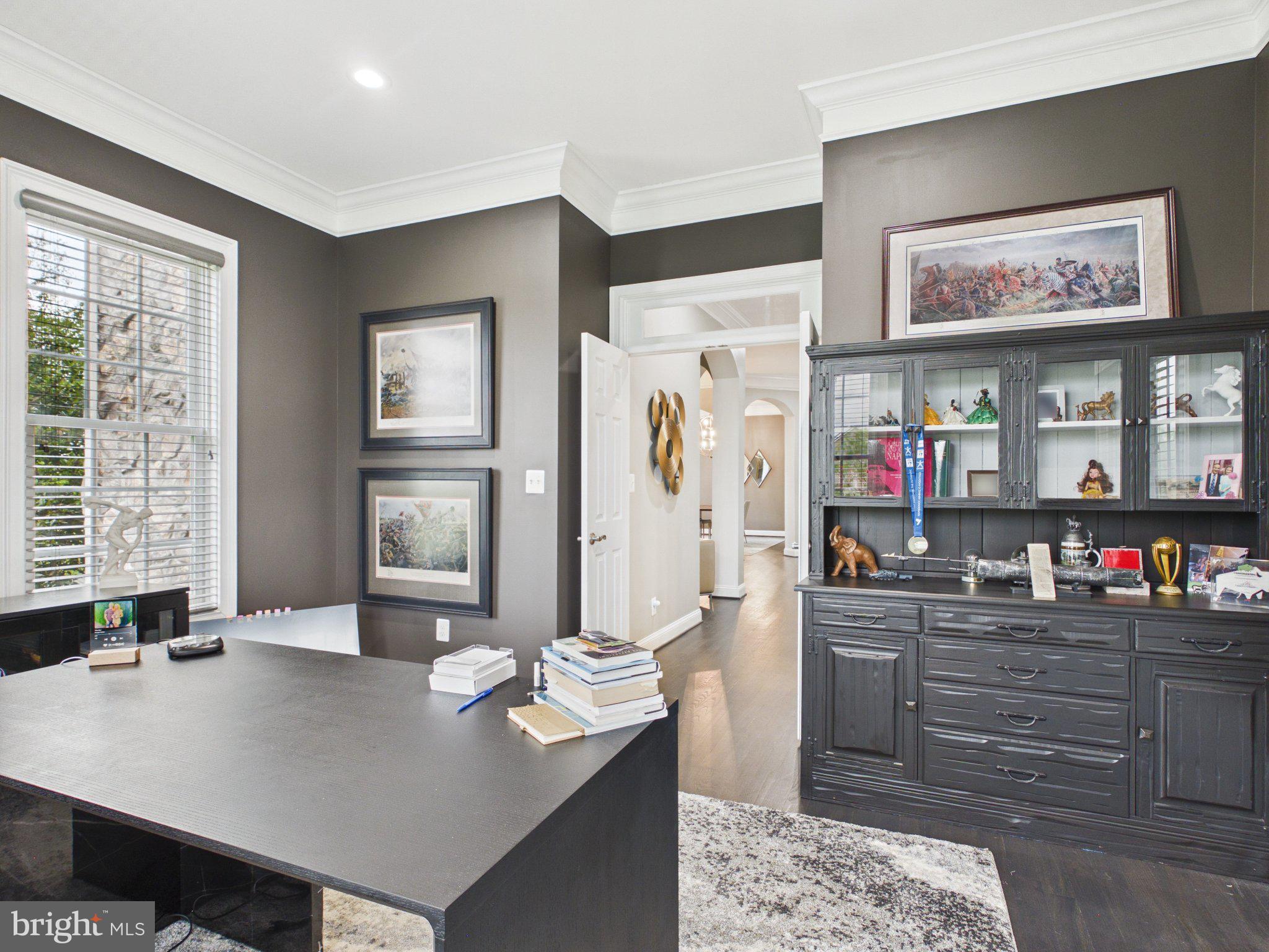 38565 Piggott Bottom Road Hamilton, VA 20158 - Photo 28 of 85 a room with lots of counter top space