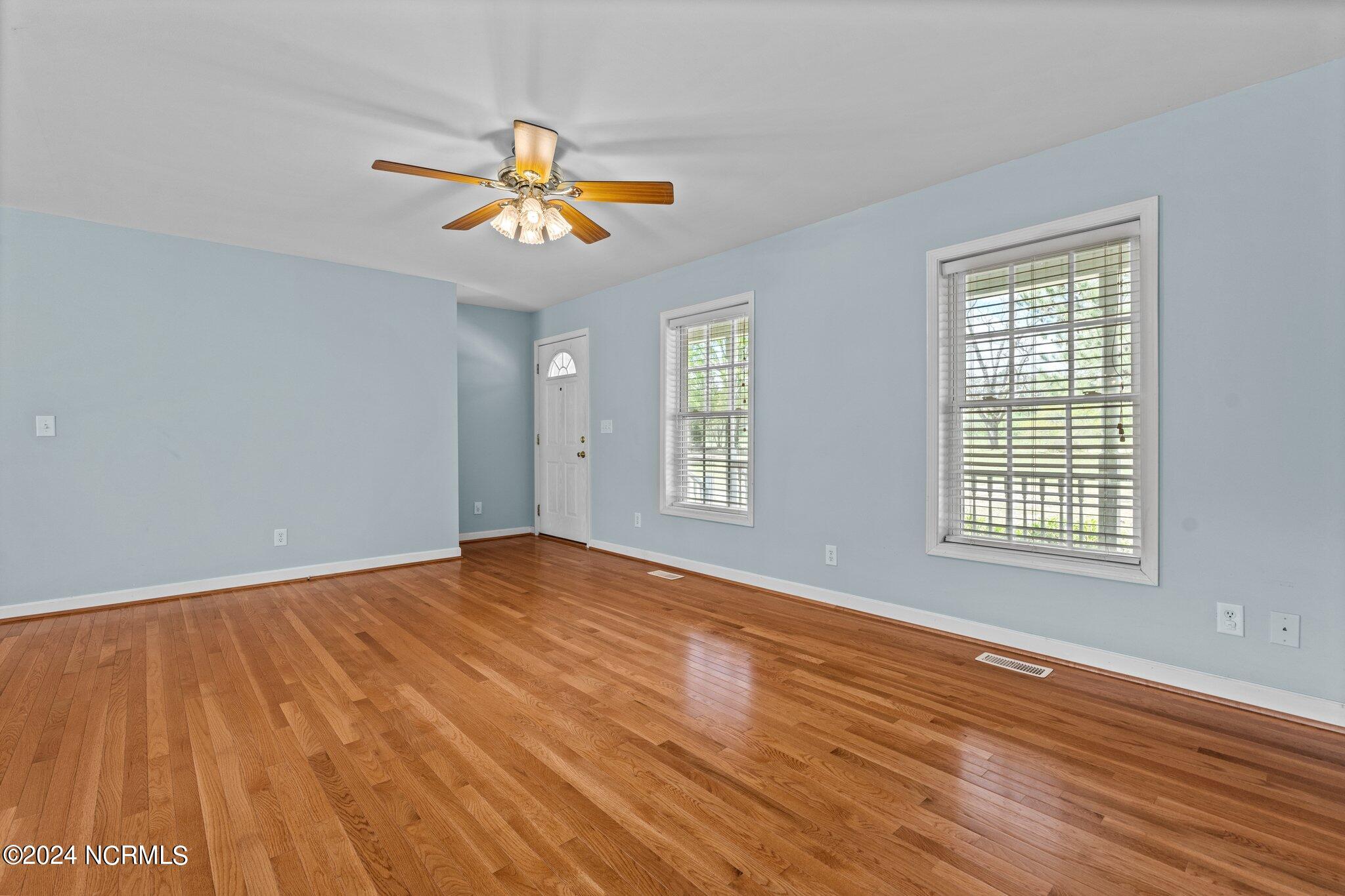1475 L Cooper Road Cameron, NC 28326 - Photo 5 of 32 Living Room