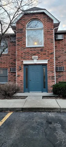 $1,900 | 1384 Cunat Court, Unit 2A, Lake In The Hills, IL 60156