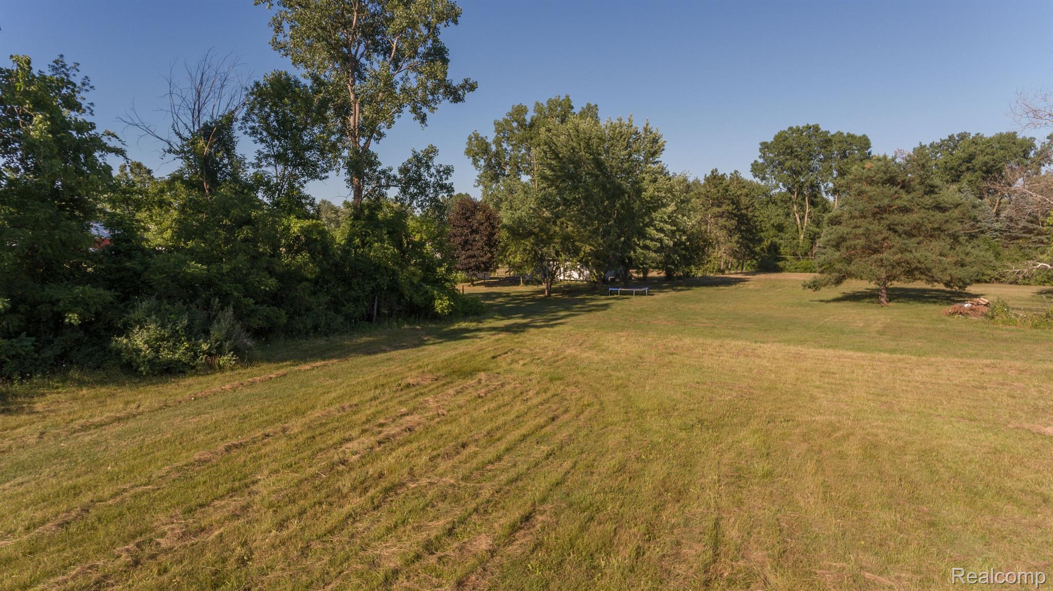 15146 Hogan Road Linden, MI 48451 - Photo 34 of 46
