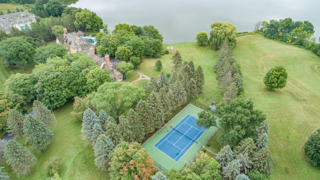 1482 Hunter Drive Medina, MN 55391 - Photo 2 of 28