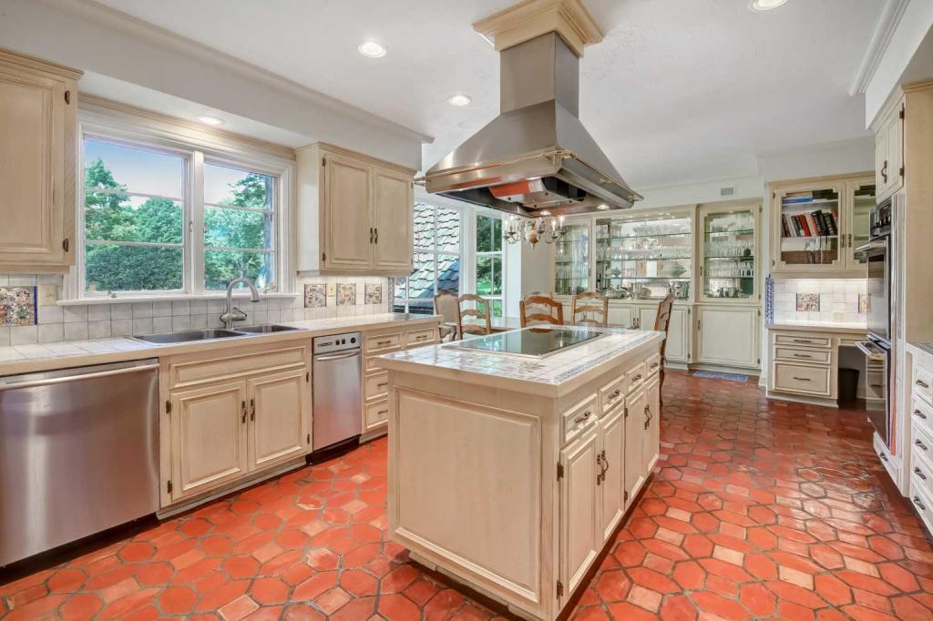 1482 Hunter Drive Medina, MN 55391 - Photo 15 of 28