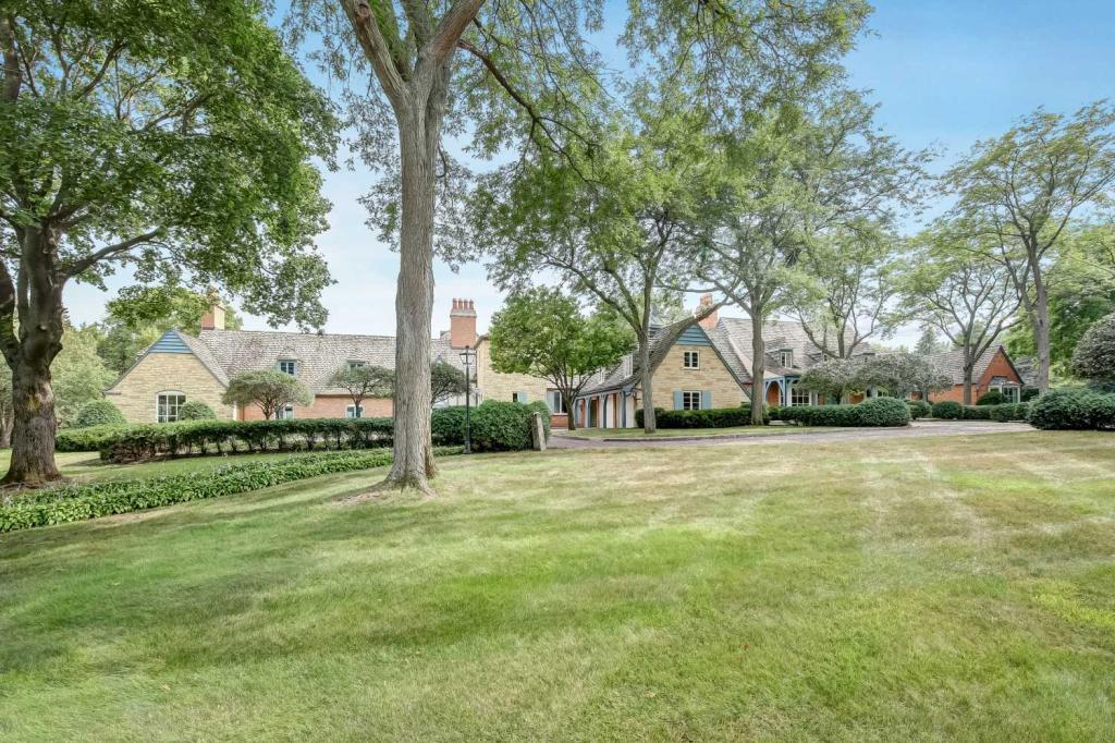 1482 Hunter Drive Medina, MN 55391 - Photo 5 of 28