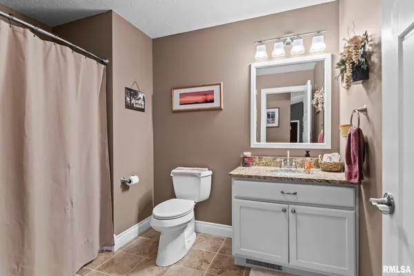 $460,000 | 1115 Lost Tree Drive, Sherman, IL 62684